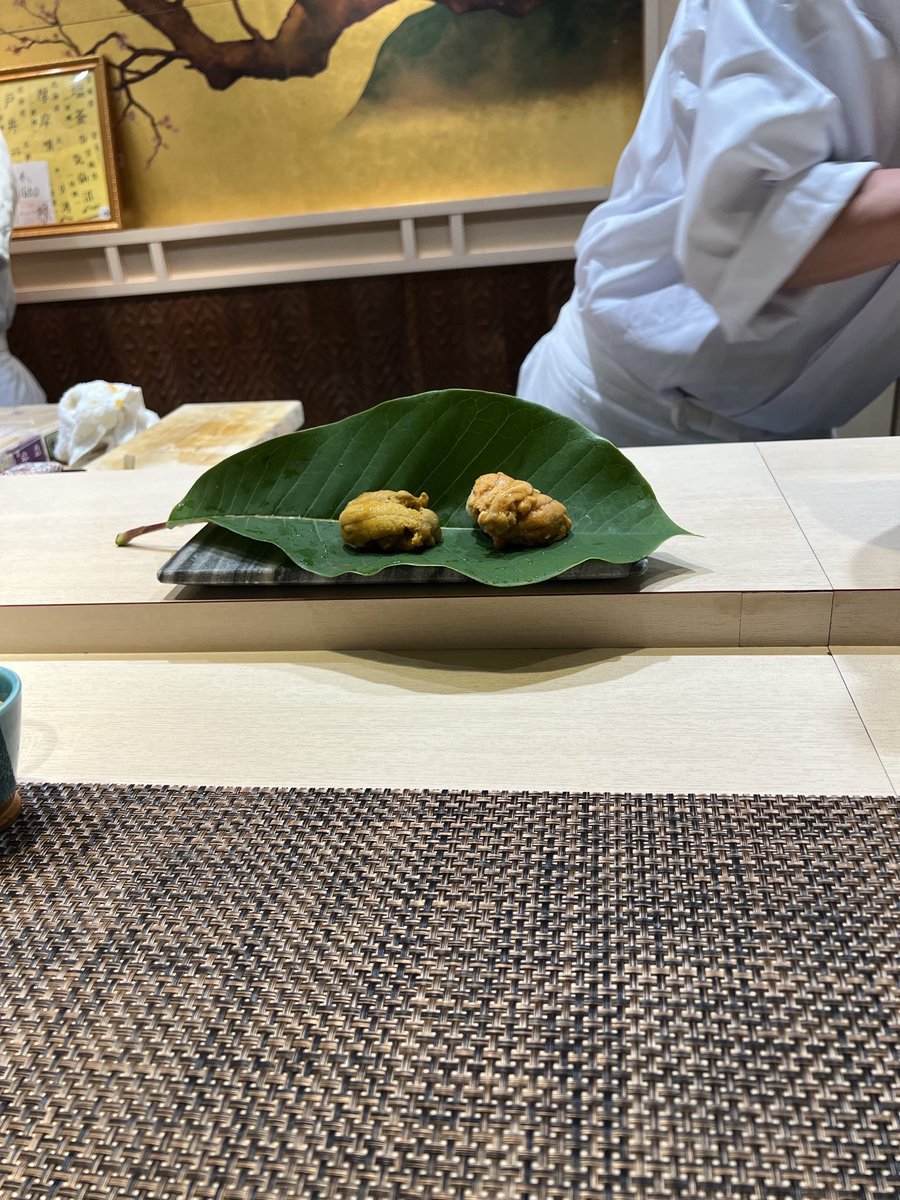 ggi_07's tweet photo. 謹賀新年🐴

大晦日、早い時間から飲み過ぎて22時に寝てしまい目が覚めたら年明けでした（2時）
SRやっていたとは😓

毎月色々な所で会食とかしていますが、新年なので昨年行った所を厳選して4枚写真アップします

皆様今年もよろしくお願い致します https://t.co/13Ot9cD5XB