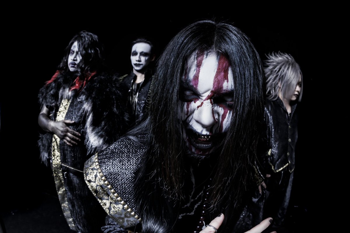 みんな人間辞めたのに人間のままです。