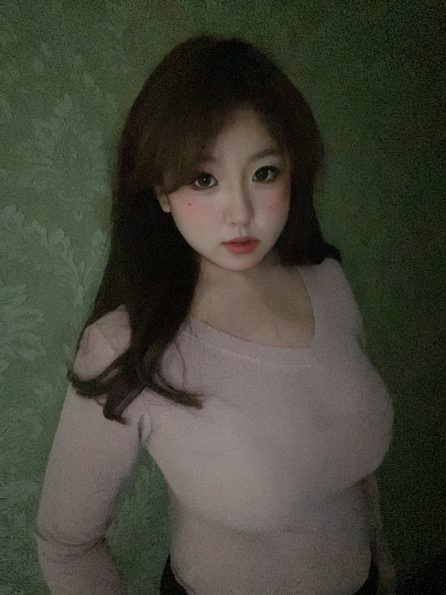 caaatyi's tweet photo. 真的突然出现～#微胖 https://t.co/075hvWMKP9