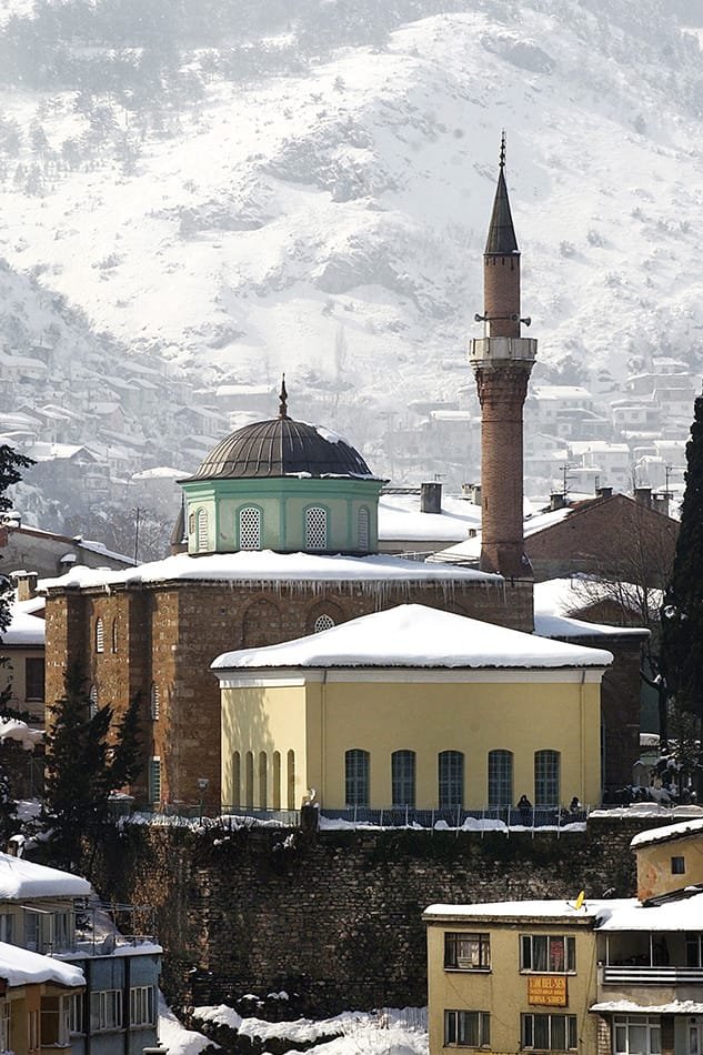 "uludağ köpükler içinde gözlerine kar yağmış..."

Attilâ İlhan