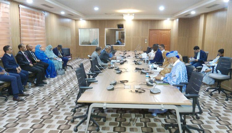 عقدت لجنة الموارد البشرية والشؤون الاجتماعية والثقافية بالجمعية الوطنية، أمس الأربعاء، جلسة عمل برئاسة النائب تومبي كامارا، خُصصت لدراسة مشروع القانون رقم 25-040 المتعلق بالترخيص بالمصادقة على اتفاقية التمويل الموقعة بين موريتانيا والجمعية الدولية للتنمية .