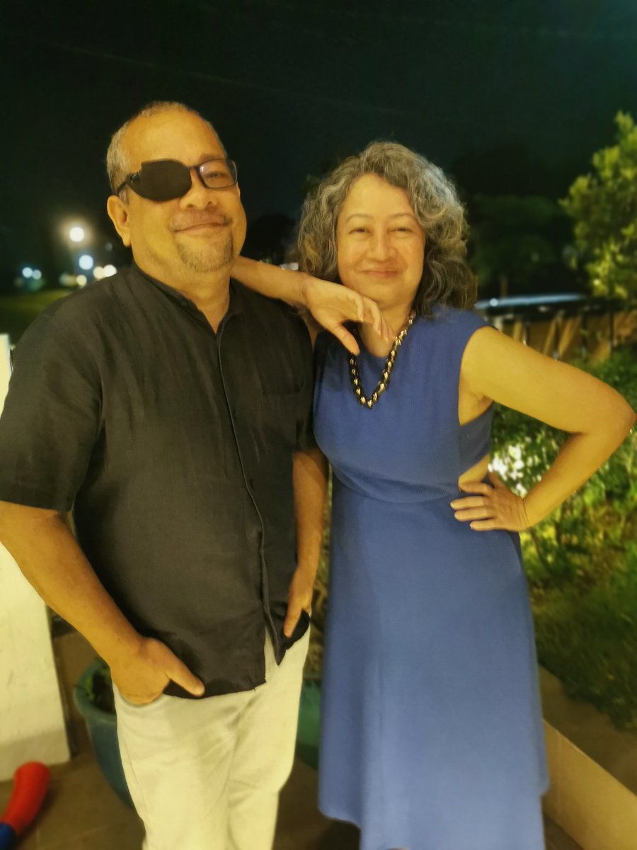 jojopollack's tweet photo. #NewYearsEve #HappyNewYear #HappyBirthayRivka https://t.co/Mf4jgXTS46