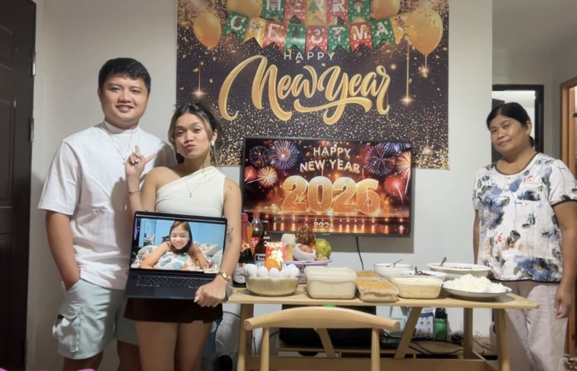 Jas_Leign's tweet photo. @tine_portalesa First New Year together!!! 🥂✨

Before, kay after midnight pa mag kita pero now, we welcome the year together tas with mama pa. 

@daaann888 https://t.co/DTbWtYOdLH