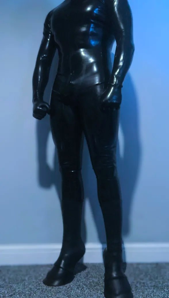 𝗔𝗨𝗚𝗨𝗦 - Latex Zeeb tweet media