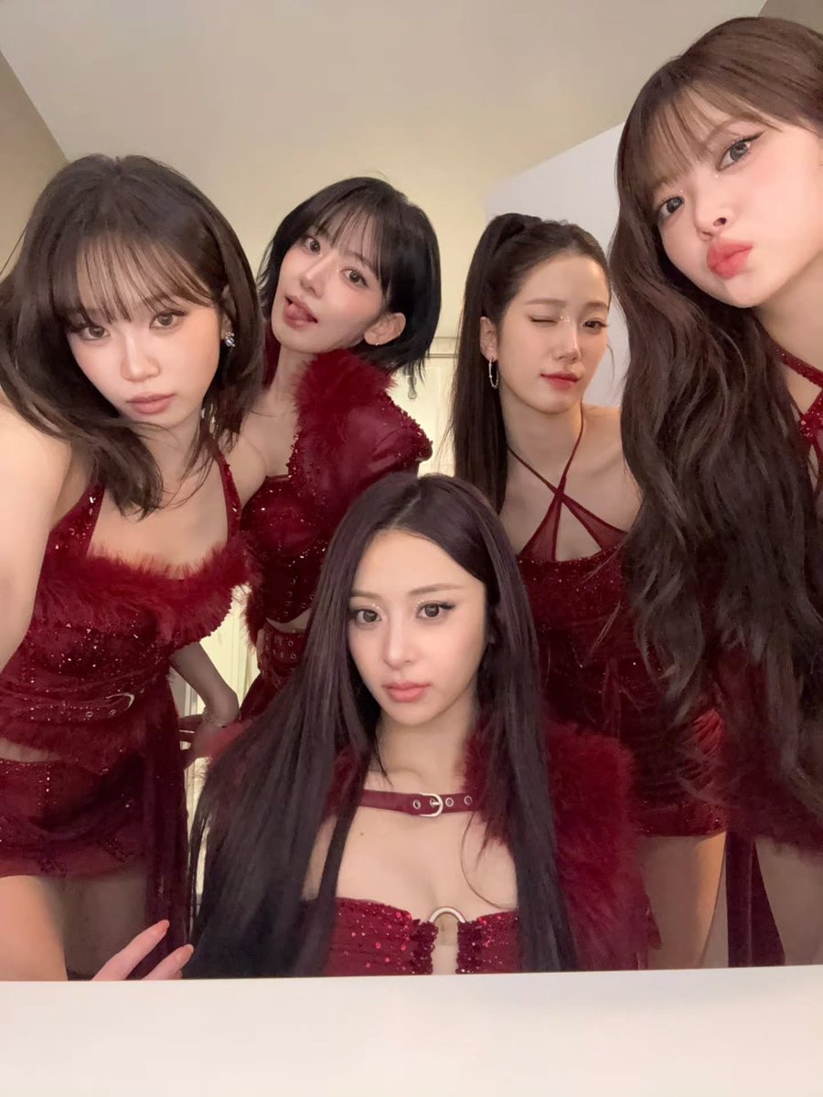 르세라핌전원초미녀그룹인거 다시한번 축하드립니다