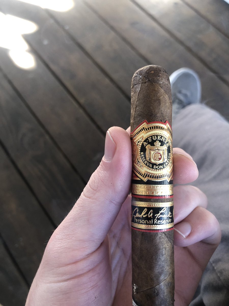 Happy new year🎉🎉🎉🎉🎉 celebrating with new awp and fancy smoke😊