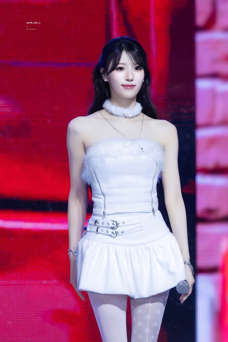 940923_mj's tweet photo. 251219 KBS 가요대축제   

너와 함께하는 시간들이 좋아서

#러블리즈 #이미주 #미주 
#Lovelyz #LeeMiJoo #MiJoo https://t.co/bDYPGuVxmv