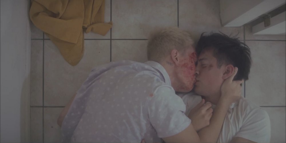 “Hold your Back” short film out now!

Directed, Written and Edited by: Zack Fonzovs
Produced by: Hudson Willams
Starring: Hudson Willams &amp; Zack Fonzovs

📽️: youtube.com/watch?v=O1ebmW…

TW: abuse, blood, intimate partner violence