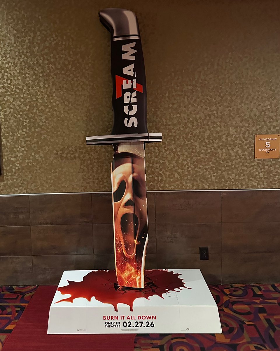 Cinemark's tweet image. A moment for the Scream 7 standee 👏🔥