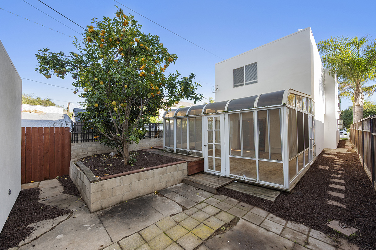 SunnyCoastRPR's tweet photo. For Sale at $2,795,000!!!
Enjoy coastal living in this charming 4-bedroom, 2-bath Coronado cottage available for long-term rent. Tucked on a quiet street, blocks from the water, this bright and airy home sits on a rare, flat 3,500 sq ft lot. With mature trees and alley access. https://t.co/CEEWby3ZWT