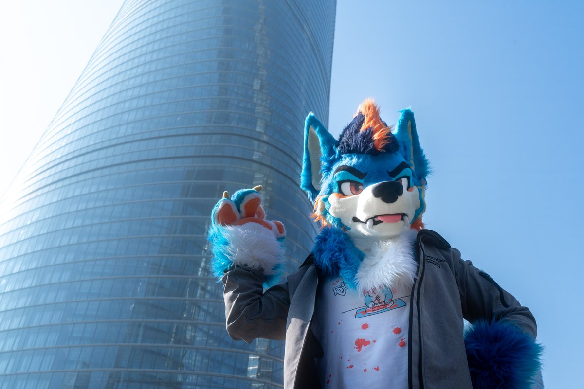 TangMoEat's tweet photo. นี่ไง เรานอนตึกนี้! #FursuitFriday
📷@PandaYuuHa https://t.co/6Q4fETRFw0