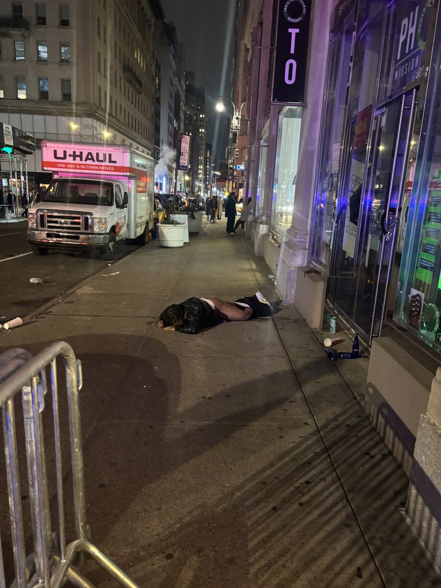 BacardiCapital's tweet photo. "How was your NYE" https://t.co/pQxtyK5wHO