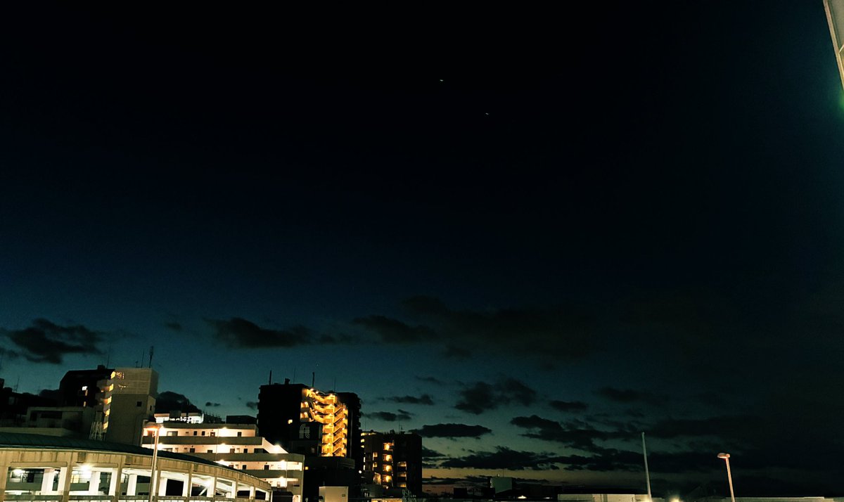 なんかこう、聖杯戦争とかはじまりそうな朝。