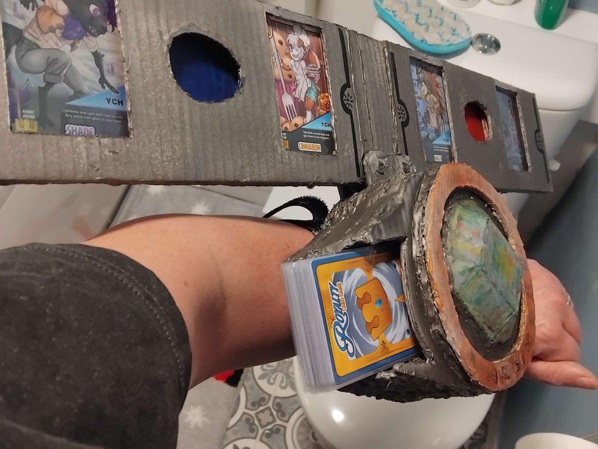 We have some incredibly creative and talented individuals apart of the Royalty CG community! The spotlight is on Darien and Hilly today! Darien gifted us a pair of Royalty CG shoes that they made and Hilly created a duel disk for his cards! Thank you both for being here!