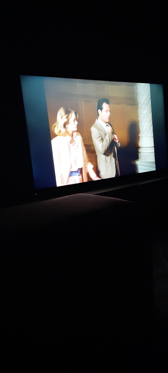 Denodelnegro's tweet image. Çocukken babamı beklediğim yağmurlu bir cumartesi akşamını yeniden yaşar gibi hatırlamama sebep olan
@TVPlusHerYerde teşekkürler.
#moonlighting #maviay