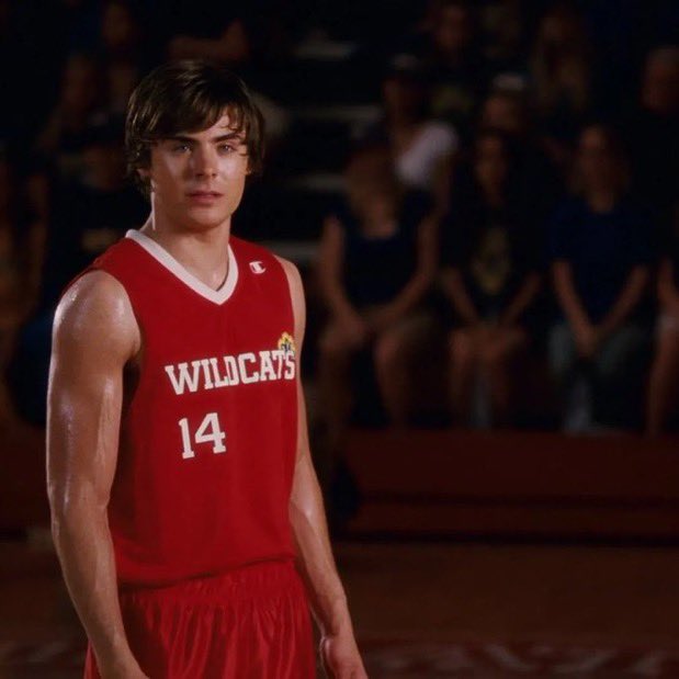 thegwendalupe's tweet image. High School Musical 3 (2008)