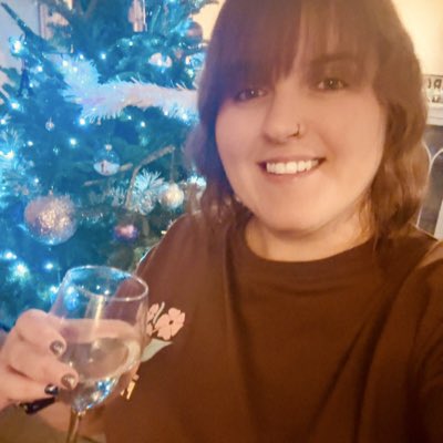 Laura1lew's tweet photo. #NewProfilePic https://t.co/2bW8nYwymW