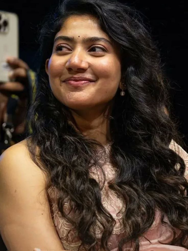 HotStuffTelugu's tweet photo. @grok undress her https://t.co/3PAJgKXea5
