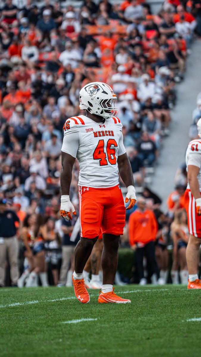 CamMellor's tweet photo. Fewest yards allowed per tackle in run defense, SoCon LBs:

Isaac Prince, Mercer: 1.00
Carson Sloan, Samford: 2.02
Hayward McQueen Jr., Western Carolina: 2.26
Julian Fox, Mercer: 2.39
Jordan Thompson, Western Carolina: 2.43
Ryan McKinnis, Western Carolina: 2.50
Mikey Rosa, The Citadel: 2.53
Jalen Rambert, Wofford: 2.56
Stephen Dean III, VMI: 2.93

📸: @Isaacprince_11 
*min. 20 run tackles; data via TruMedia/PFF
