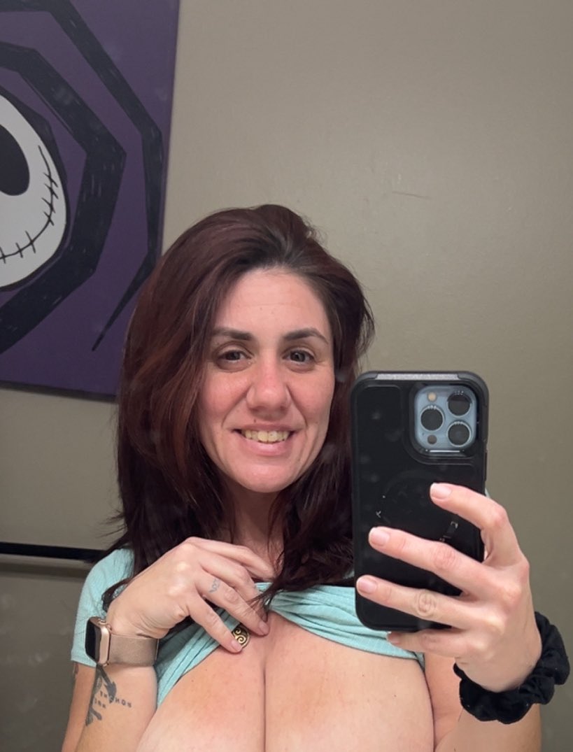 Robinbaby1990's tweet photo. Happy new years! https://t.co/jajOigXiTt
