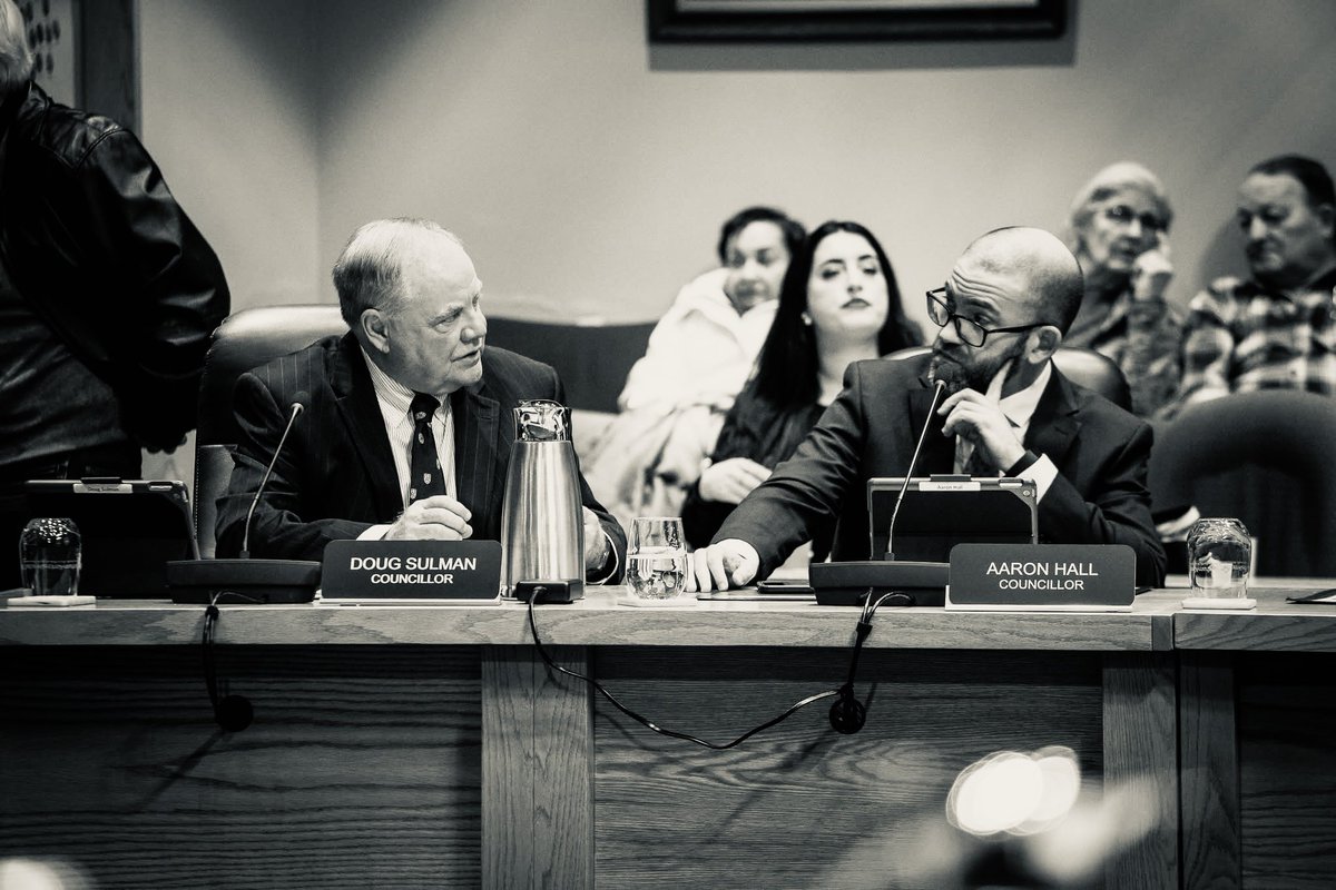 Aaron__Hall tweet media