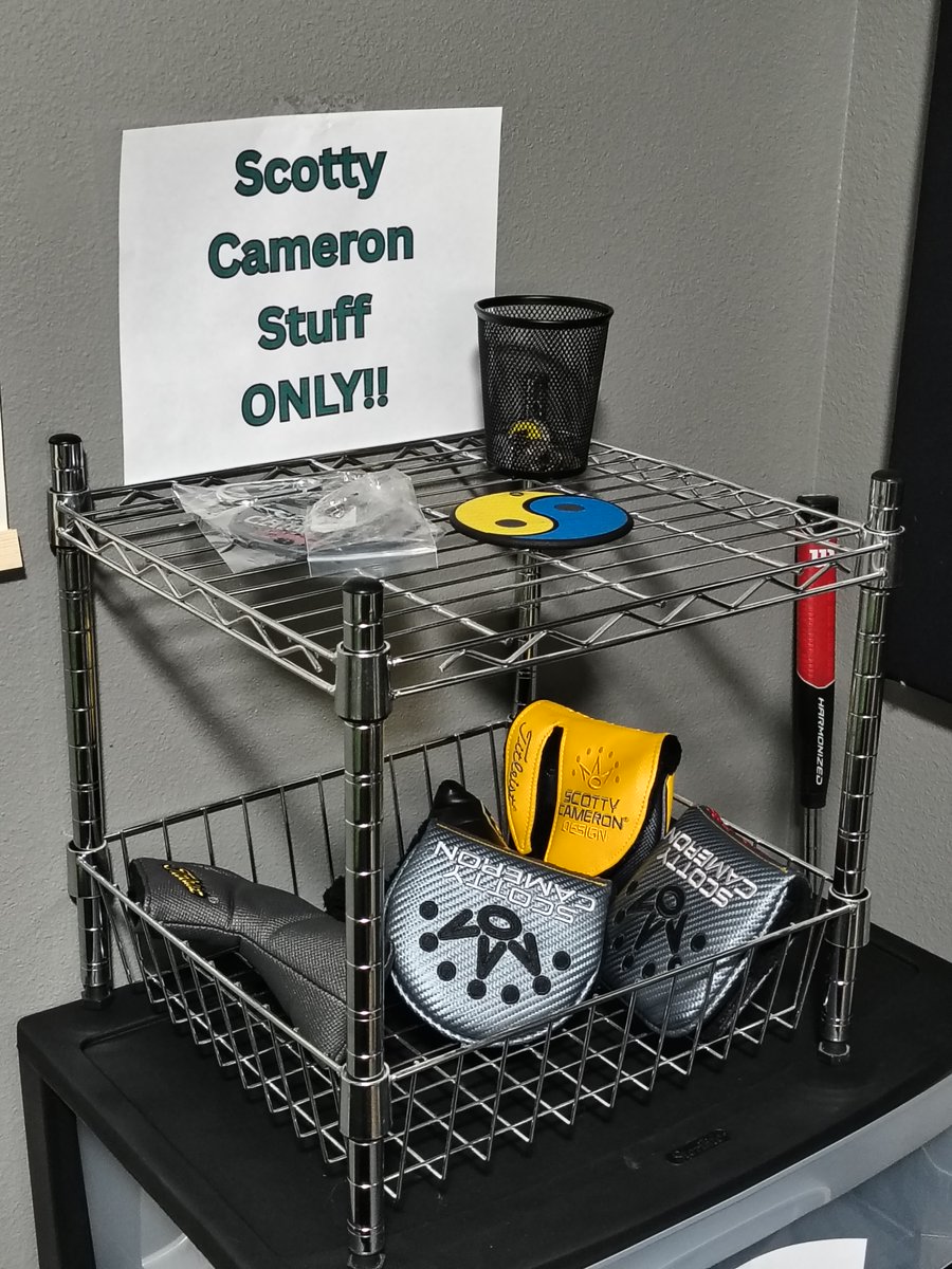WalkItInGolf's tweet photo. When you come into the office and the boss has put this sign up---You know you're in the company of PUTTERS!
@ScottyCameron @Titleist https://t.co/skqTwdYpA4