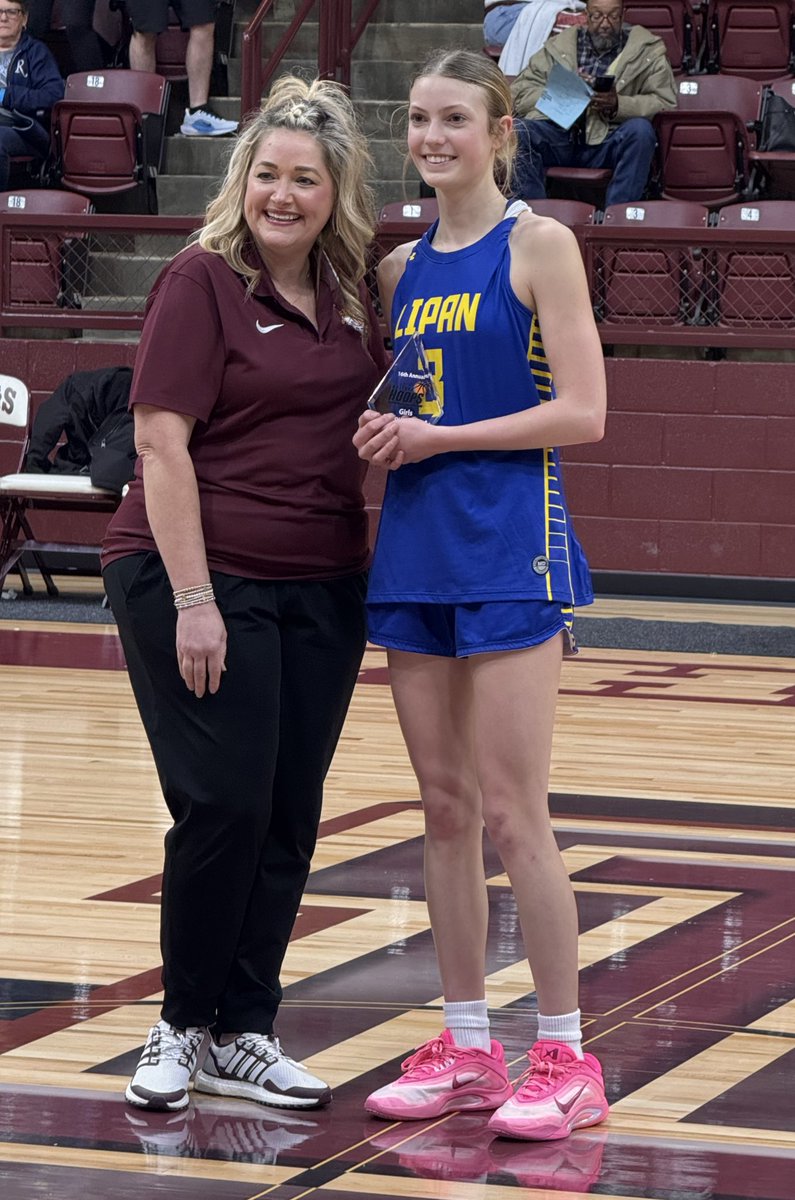 kharrison_23's tweet image. We are Tenaha Holiday Hoops tired! 3 days full of great games and even better food &amp;amp; hospitality!

Proud of the heart &amp;amp; grit these two bring for their team every time they step onto the court. Way to battle &amp;amp; compete. Full steam ahead. 
@Braydenharr23 @SkylarHarr369