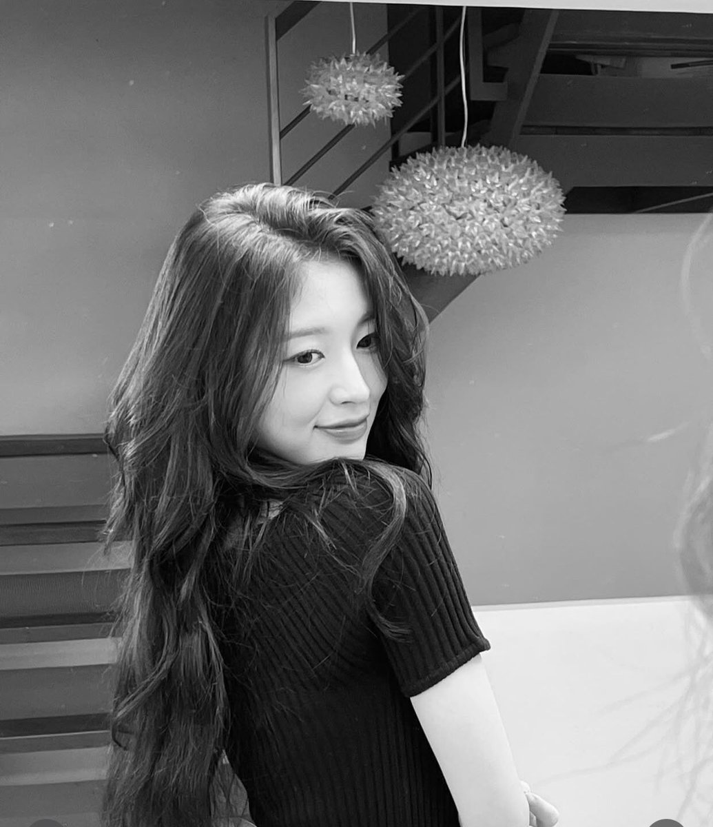 ㅤ ️️
ㅤ ️️ㅤ ️️
Senyummu adalah belantara hutan, dan saya menikmati ketersesatan di dalamnya. 
ㅤ ️️ㅤ ️️
ㅤ ️️
