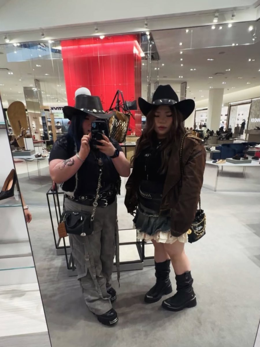 Cowboy Funneh &amp; Gold 🤠✨

#KREW #kftwt