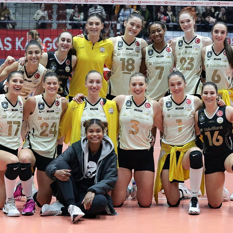 🟡 Vakıfbank x Ocak Ayı Fikstürü

🏠 3 Ocak x Zeren
✈️ 8 Ocak x Scandicci
🚌 11 Ocak x Beşiktaş
🏠 14 Ocak x Alba Blaj
🏠 18 Ocak x Eczacıbaşı
🚌 21 Ocak x Galatasaray
🏠 24 Ocak x Aydın
✈️ 28 Ocak x Le Cannet
✈️ 31 Ocak x Kuzeyboru