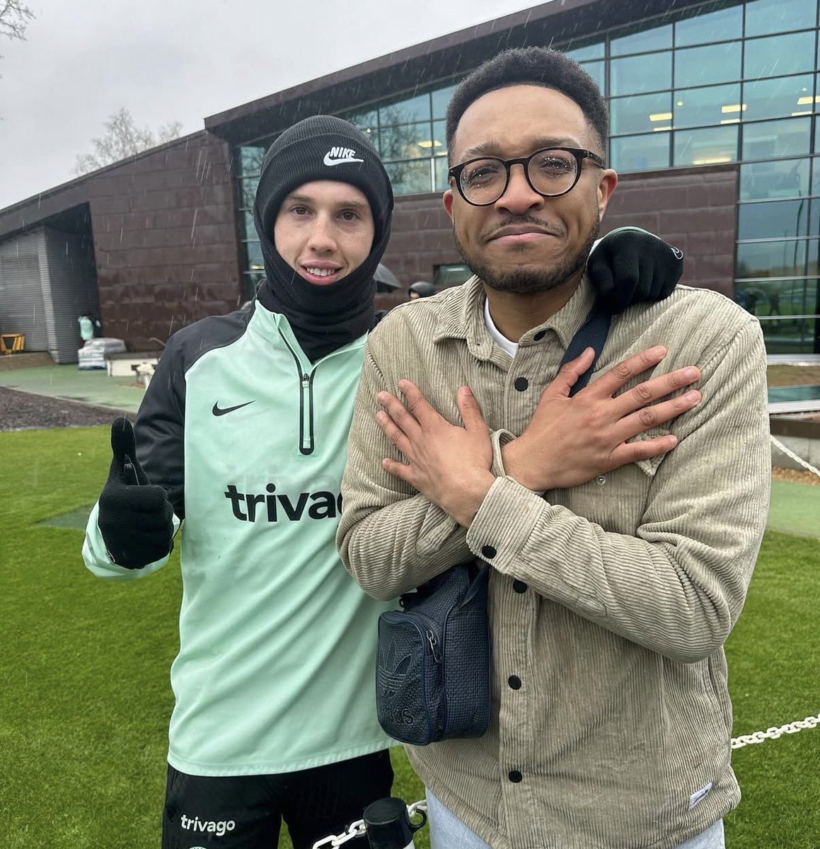 Asxdk_98's tweet photo. 🚨EXCLUSIVE!

Liam Rosenior spotted at Cobham training ground👀 https://t.co/KMvnbpejUV