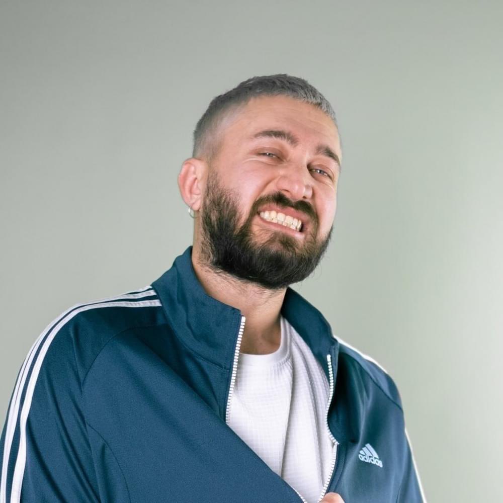 mevluykara's tweet image. Joker, açtığı İnstagram yayınında yeni albümüne dair birkaç info verdi:

• &amp;gt; 14 şarkı var albümde -şu anlık-
• &amp;gt; 4-5 tane albüm içi düet, 4-5 tane albüm sonrası düet
• &amp;gt; Allame'yle sadece bir şarkı var
• &amp;gt; Serhat Özen, Ege Özdemir, Kenza gibi birkaç prodüktörle çalışmış
• &amp;gt;…