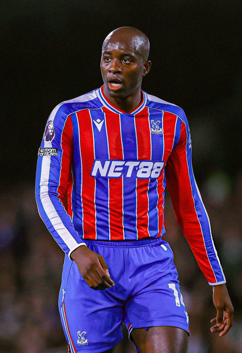 cold pics of Manchester United tweet media