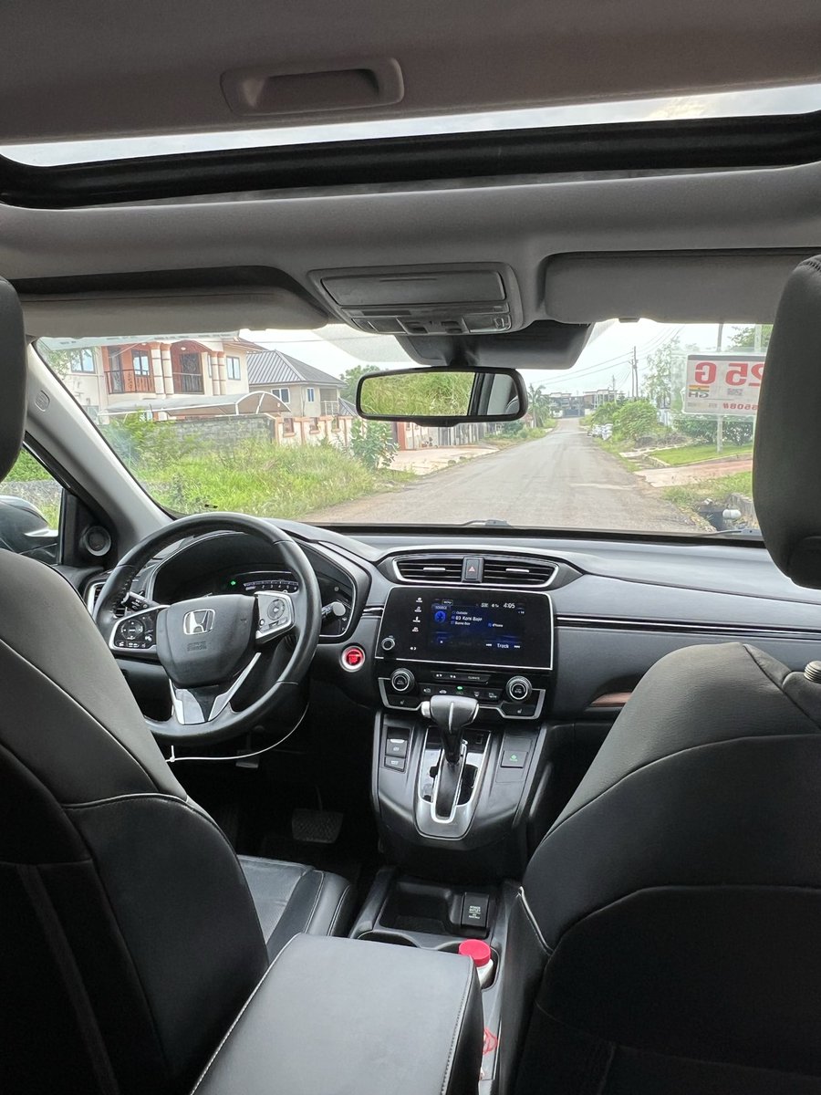 ay_leslie01's tweet photo. 2018 Honda CRV 
EX-L Trim Fully loaded
1.5L 
AWD 
Sunroof 
Keyless Entry 
52k miles
GH¢330,000🇬🇭(slightly negotiable)
Call/whatsApp 0267118482 https://t.co/hX3GRANUur