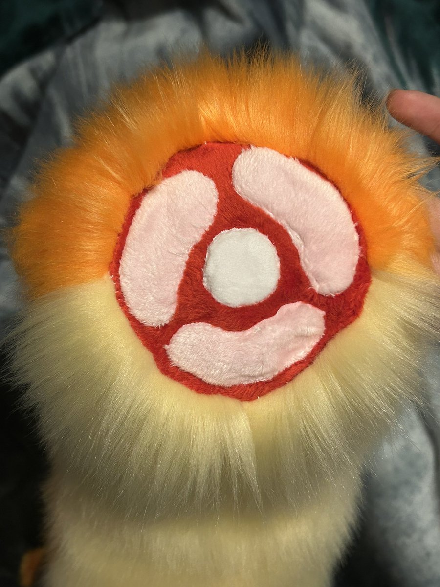 squibbz0's tweet photo. Heres the tail for the Rusti fursuit premade!!! The tail features a cartoon cutaway gore end, a hidden belt loop, and is weighted at the end for some extra wag! #furry #fursuit #fursuitmaker #fursuitpremade https://t.co/N7OiHelwDK