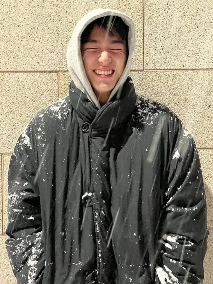 jinyoung tweet media