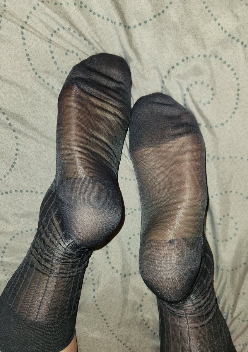 SheerSocks6's tweet photo. @MikeyLovesFeet Detroit area https://t.co/3ShRh2sBh7