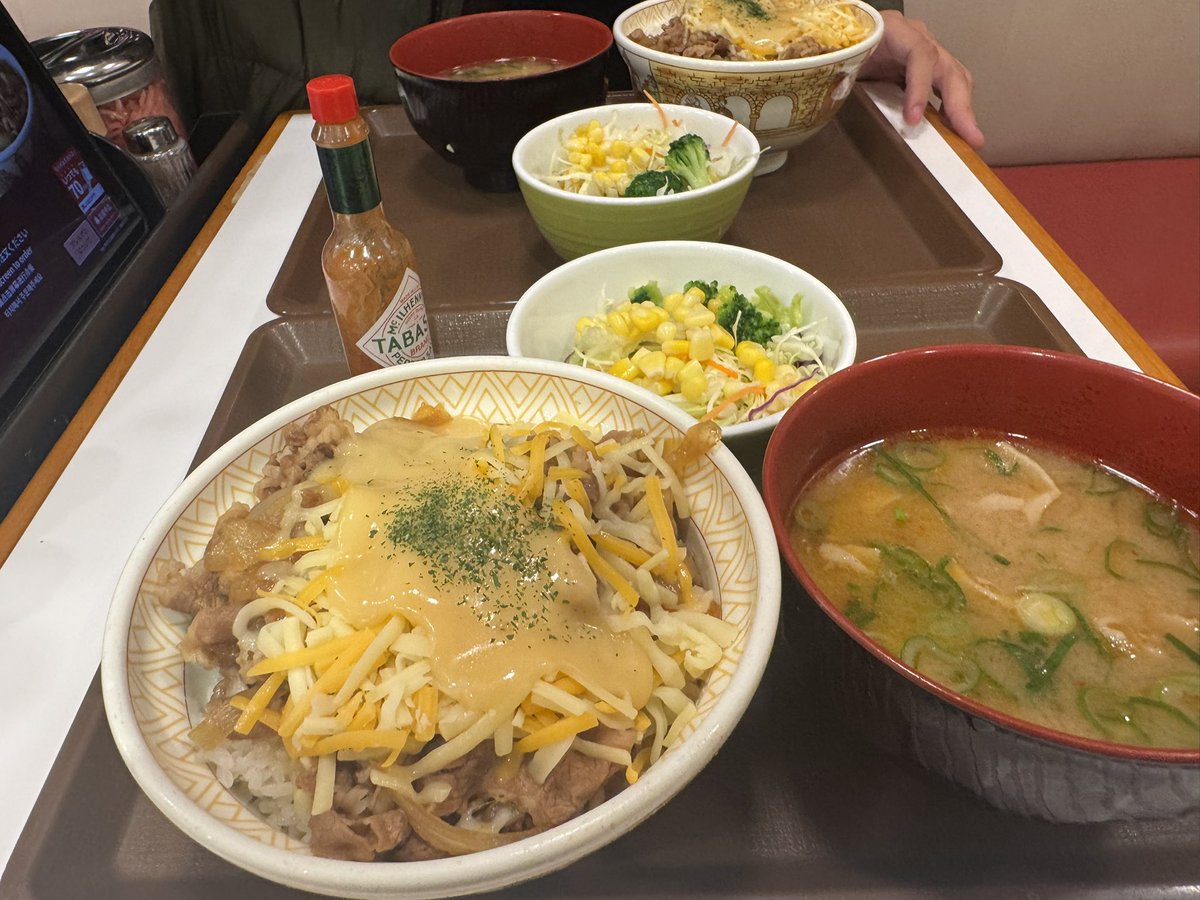 Streammmm_RN8's tweet photo. 新年初の外食!!
小西さんご馳走様です😋 https://t.co/CKapLYFzr7