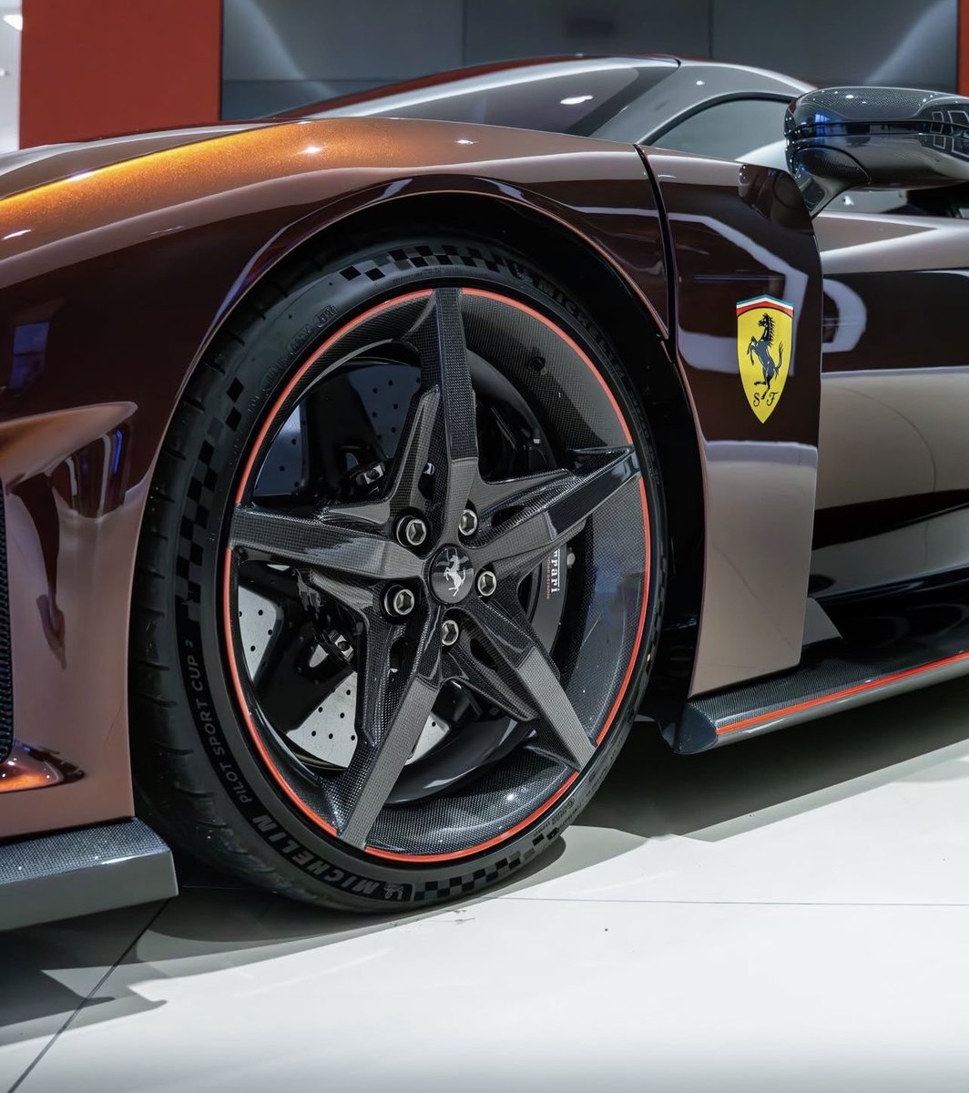 Scuderiascoop's tweet image. The first-ever customer Ferrari F80 in Europe has officially been delivered in the UK

Finished in Rosso Taormina, a deep-earthy shade of red inspired by the volcanic slopes of Mount Etna, giving the F80 a darker, more understated presence than Ferrari’s traditional reds