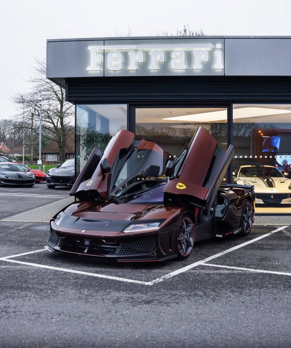Scuderiascoop's tweet image. The first-ever customer Ferrari F80 in Europe has officially been delivered in the UK

Finished in Rosso Taormina, a deep-earthy shade of red inspired by the volcanic slopes of Mount Etna, giving the F80 a darker, more understated presence than Ferrari’s traditional reds