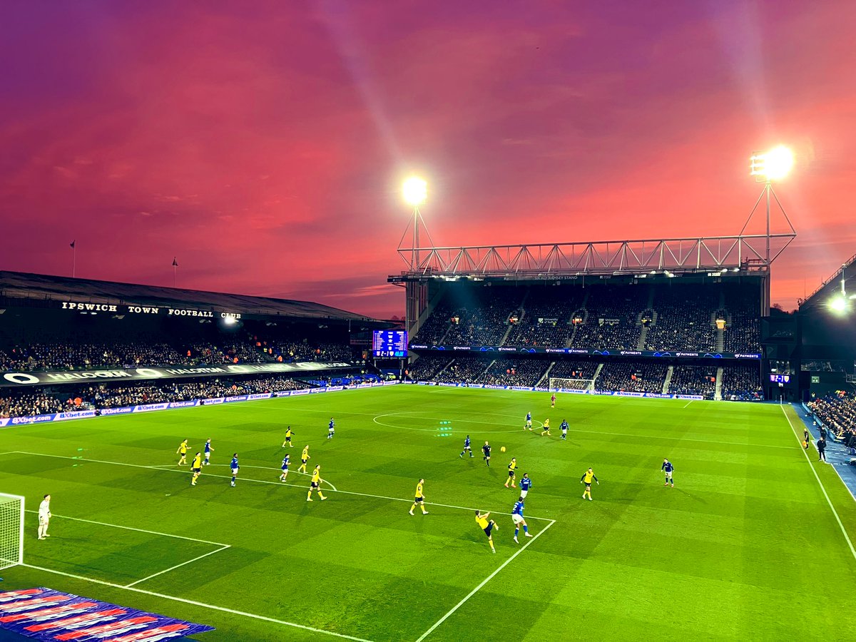 No filters, edits or A.I just Portman Road looking unreal today 

#itfc #portmanroad #suffolk #newyearsday