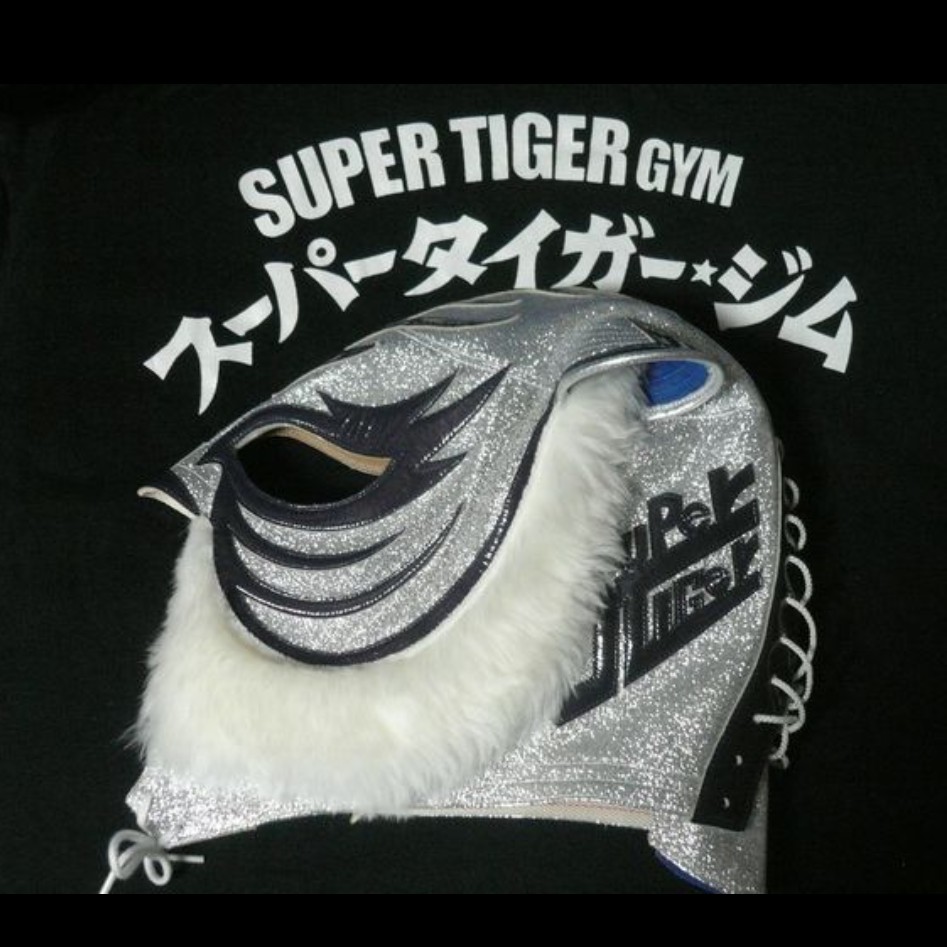 マスク図録 「スーパータイガー」YN(中村之洋)製 シルバーエラスラメ