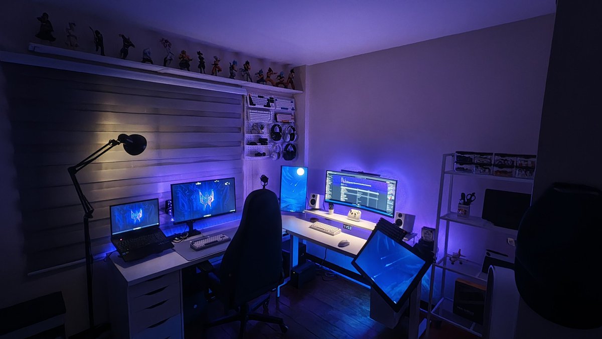 itzPITTA28's tweet photo. New year , new grind , work hard , play harder in 2026! ✏️🎮✨🎇

#ArtistOnTwitter  #workplace #animator  #gaming https://t.co/corMQQuk2j