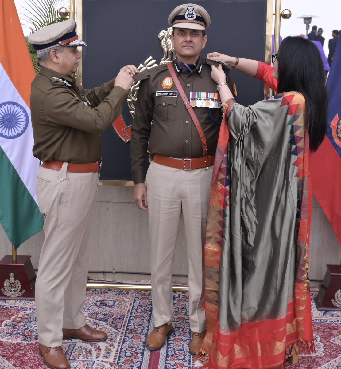 BhishamSinghIPS's tweet photo. Pipping Ceremony at Police Headquarters today by CP Delhi Sir for newly promoted officers. I would like to express my  heartfelt gratitude to all my family members, friends &amp; colleagues for their unwavering support and to my seniors for their constant guidance. https://t.co/IOEhexchIv
