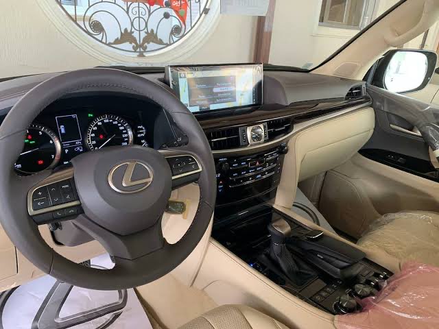 الله على اللي مهتويه ولا وصل
علمه وعلمي عند رب العالمين

كد ساعد الجيران في شيً حصل
مركب مشايخة البلاد الطيبين

باغيه في طرقه وفي همزة وصل
لاطاب فأول ثلث نوم النايمين

وان كان عين السيح فيه ما اتصل 
قمت اتسلى في علوم الغانمين 

شغلت به طاروق>>فواز وصل 
ماهو بخر الذيب وابو طعقتين