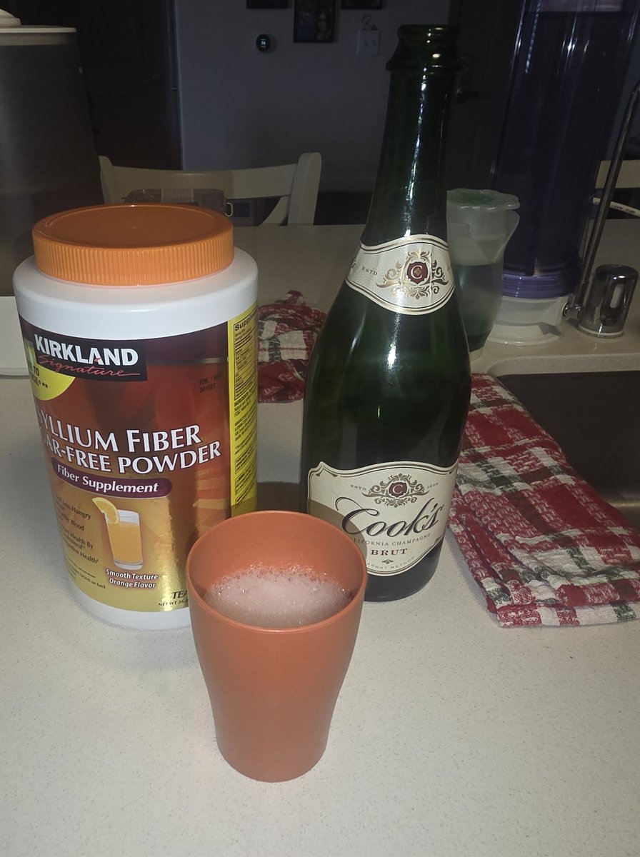 Happy New Year! 
Quick Tip:
When you have leftover champagne, but no orange juice. 
Just make a Metamosa