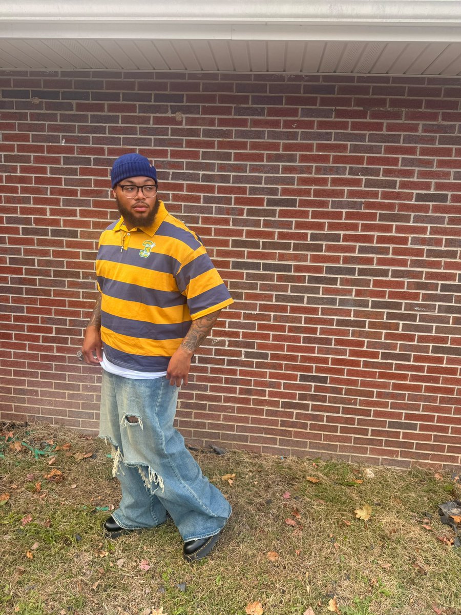 FettyZy's tweet photo. “I messed up the room..i had dirt up on my shoes ♾️” https://t.co/76HkUAp0JR