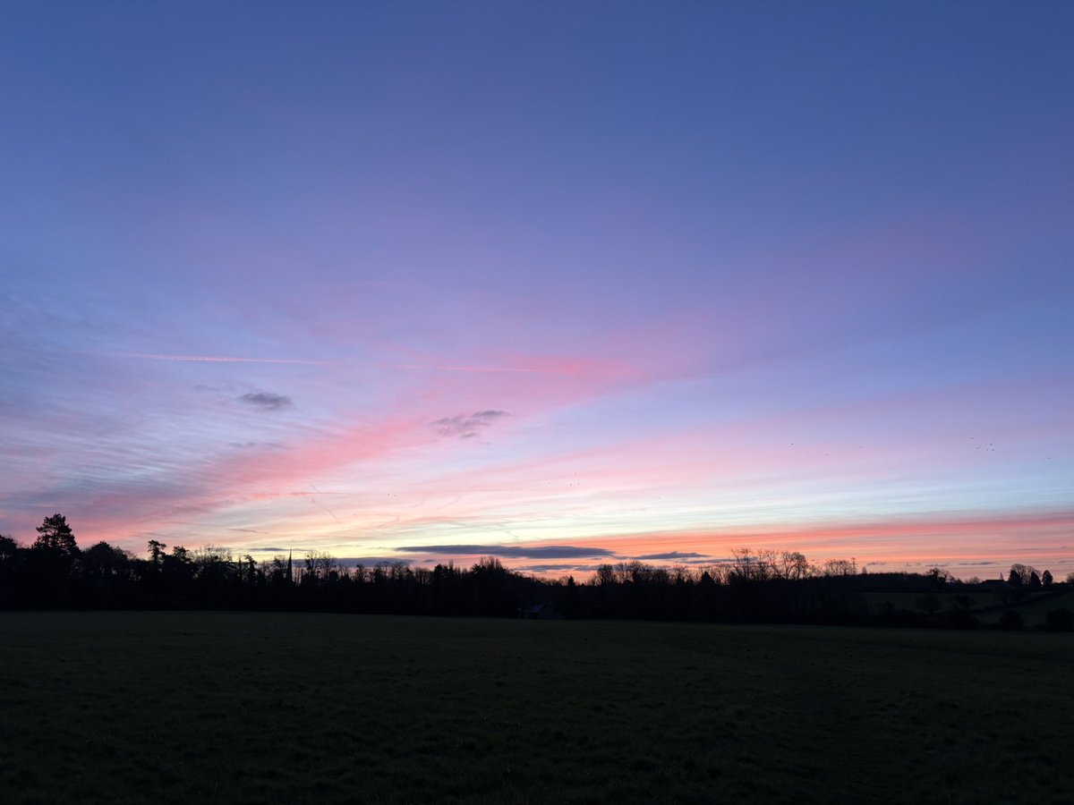 Met Office tweet media