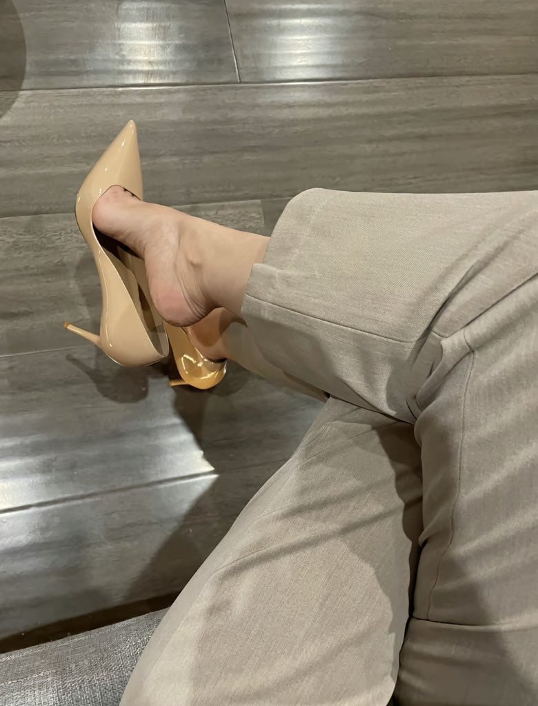 新年第一炮已打响，2026顺风香水悄然上线～像是新年的第一缕春风，带着自信与从容。2026，愿你每一步都踩在自己的节奏上，香气随行，魅力无限。#新年新气场 #优雅从脚开始