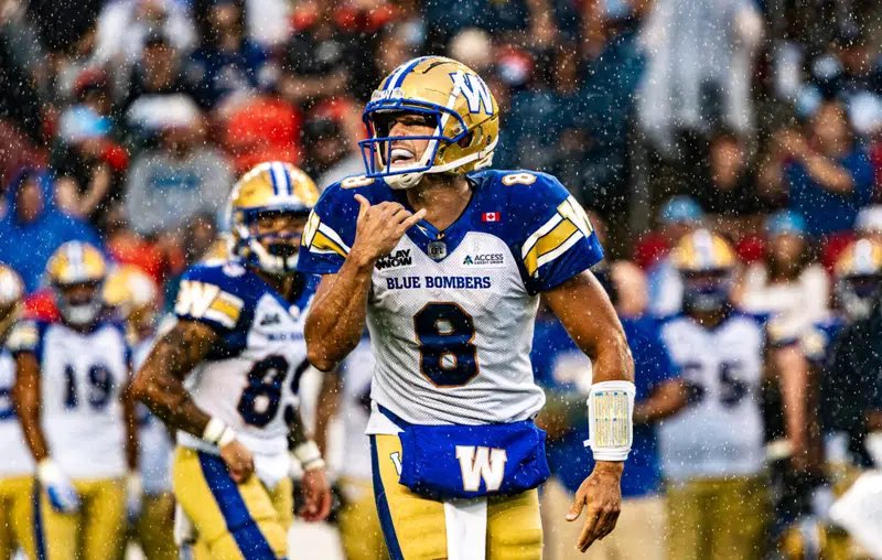 JDunk12's tweet image. Winnipeg Blue Bombers’ QB Zach Collaros rings in new year with $100,000 offseason bonus

3downnation.com/2026/01/01/win… 

#Winnipeg #ForTheW #Bombers #CFL